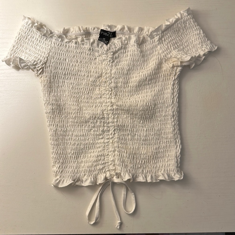 Rue21 white ruffled crop top size XS